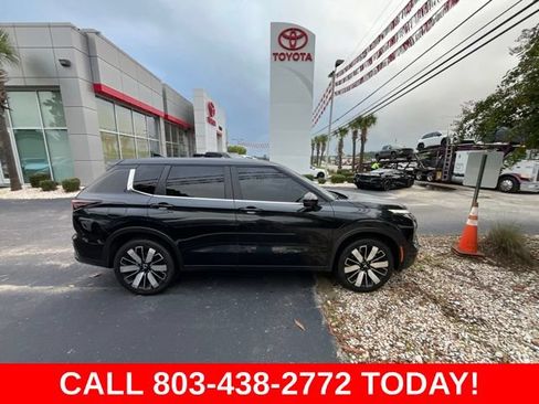 Used 2025 Mitsubishi Outlander SE AWD/4WD image 2