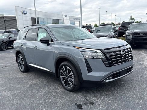 New 2026 Nissan Pathfinder Platinum AWD/4WD image 2