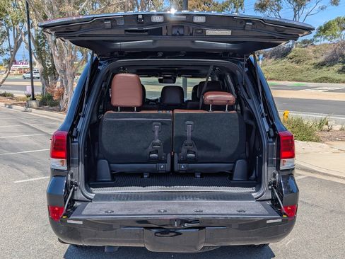 Used 2021 Toyota Land Cruiser image 10