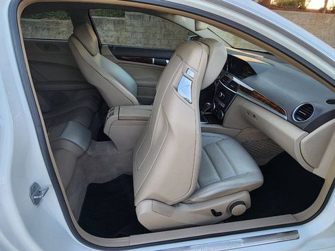 Used 2013 Mercedes-Benz C 250 Coupe image 21