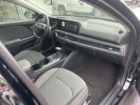 Used 2025 Kia K4 FWD image 9