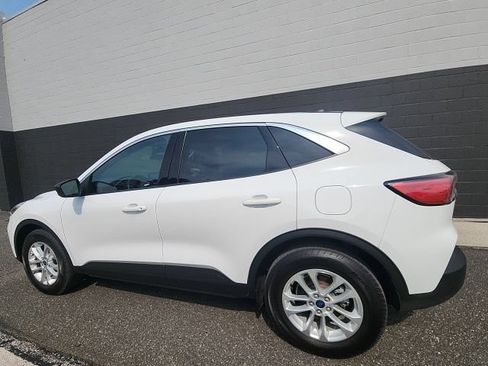 Certified 2022 Ford Escape SE w/ Convenience Package AWD/4WD image 4