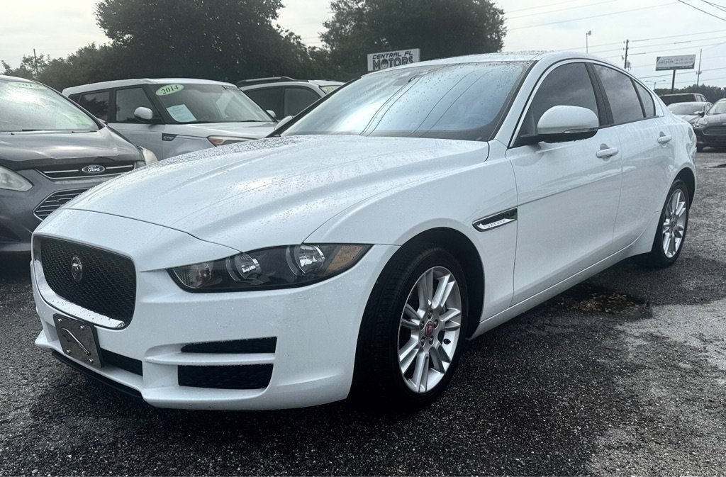 Used 2018 Jaguar XE Premium RWD image 1
