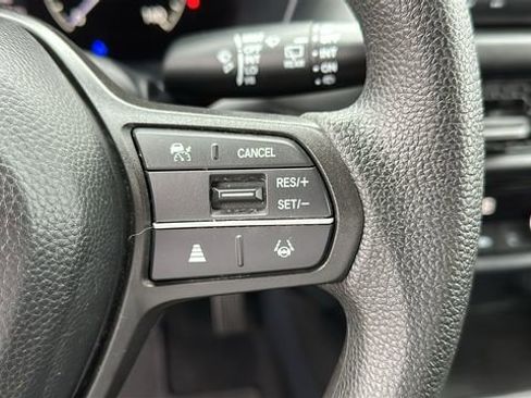 Used 2023 Honda HR-V LX image 12