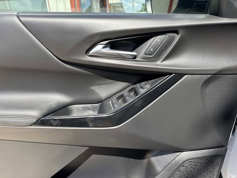 Used 2025 Chevrolet Equinox LT image 19