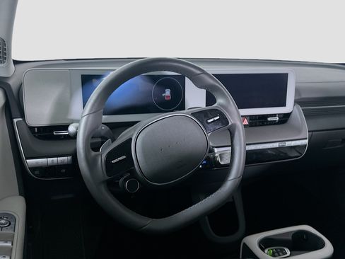 Used 2024 Hyundai Ioniq 5 SEL RWD image 18