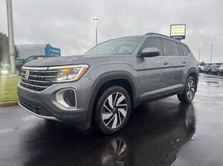 Used 2024 Volkswagen Atlas SE w/ Black Wheel Package FWD video 2