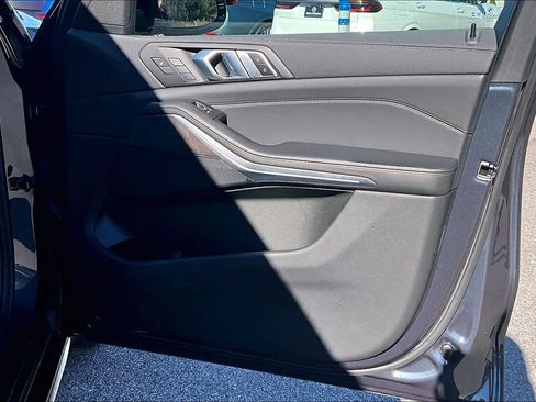 Used 2022 BMW X5 sDrive40i w/ Luxury Seating Package image 25