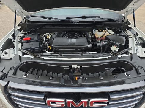 Used 2024 GMC Yukon XL AT4 w/ Technology Package image 33