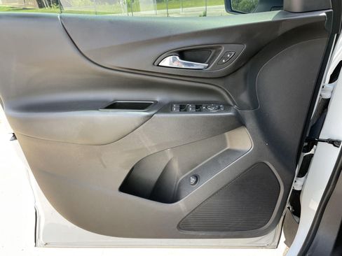 Used 2024 Chevrolet Equinox LT FWD image 33