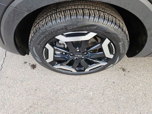 Used 2025 Kia Telluride S AWD/4WD image 13