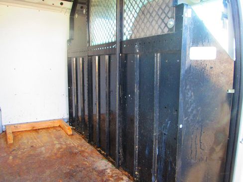 Used 2000 Ford E-150 and Econoline 150 image 5