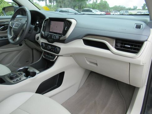 Used 2022 GMC Terrain Denali AWD/4WD image 10