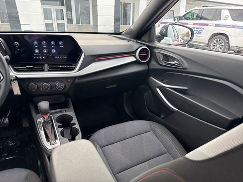 Used 2024 Chevrolet Trax RS image 13