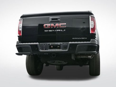 Certified 2022 GMC Canyon Denali image 27