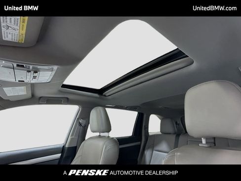 Used 2019 Toyota Highlander XLE FWD image 12