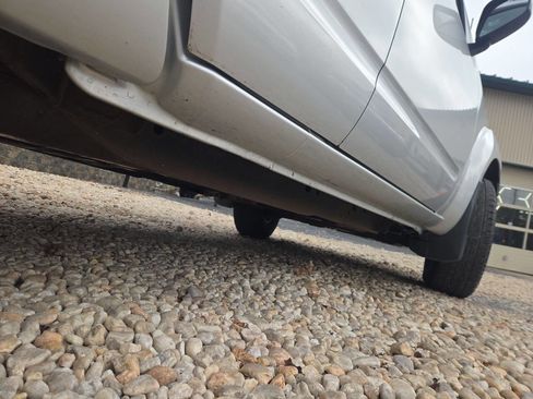 Used 2011 Nissan Frontier SV w/ SV Premium Utility Pkg image 22