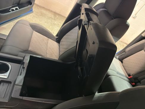 Used 2017 Toyota Tundra SR5 w/ SR5 Upgrade Package image 19