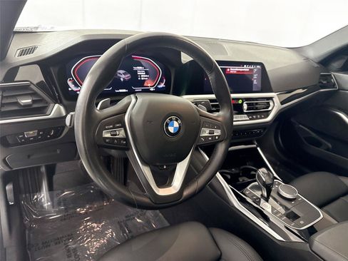 Used 2019 BMW 330i xDrive Sedan w/ Convenience Package AWD/4WD image 4