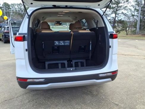 Used 2024 Kia Carnival LX image 22