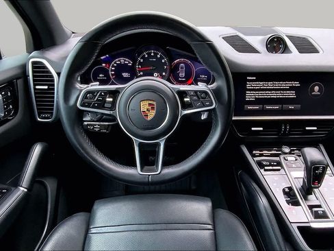Used 2022 Porsche Cayenne AWD/4WD image 6