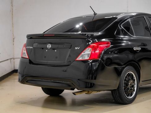 Used 2019 Nissan Versa SV FWD image 11