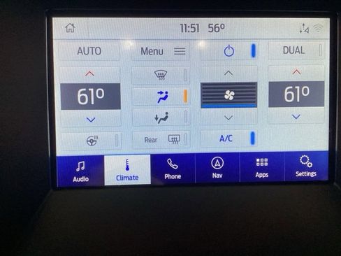 Used 2020 Ford Edge Titanium image 25