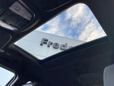 Used 2024 Dodge Durango SRT image 25