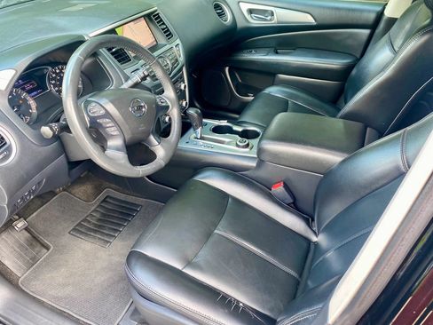 Used 2017 Nissan Pathfinder SL w/ SL Tech Package AWD/4WD image 9
