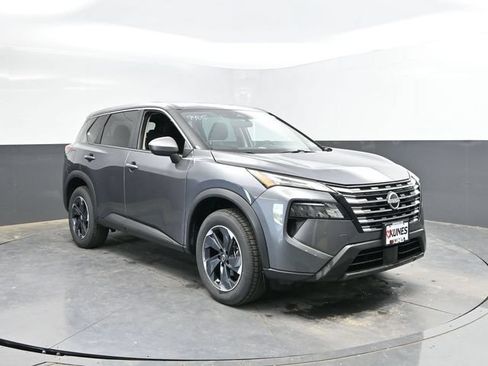 Used 2025 Nissan Rogue SV AWD/4WD image 6