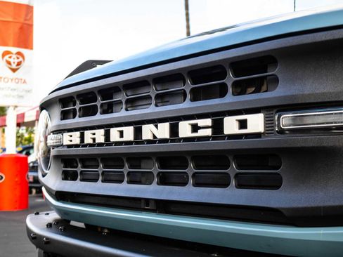 Used 2021 Ford Bronco Black Diamond image 5