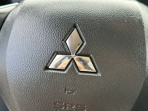 Used 2020 Mitsubishi Outlander SEL image 25