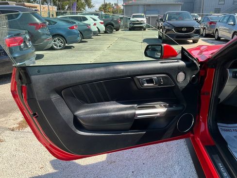 Used 2018 Ford Mustang Premium image 11