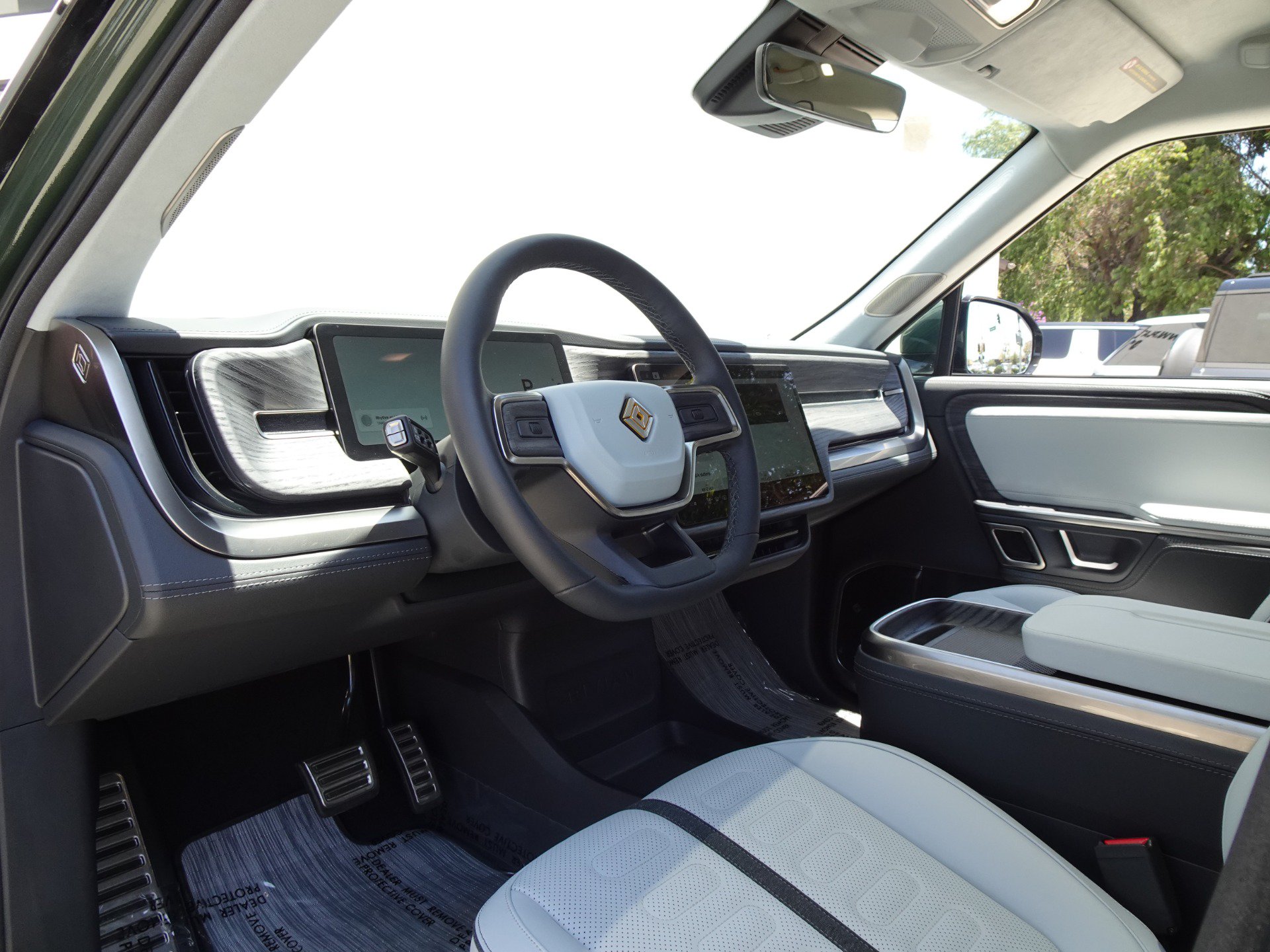 Used 2024 Rivian R1S Adventure Quad AWD/4WD image 11