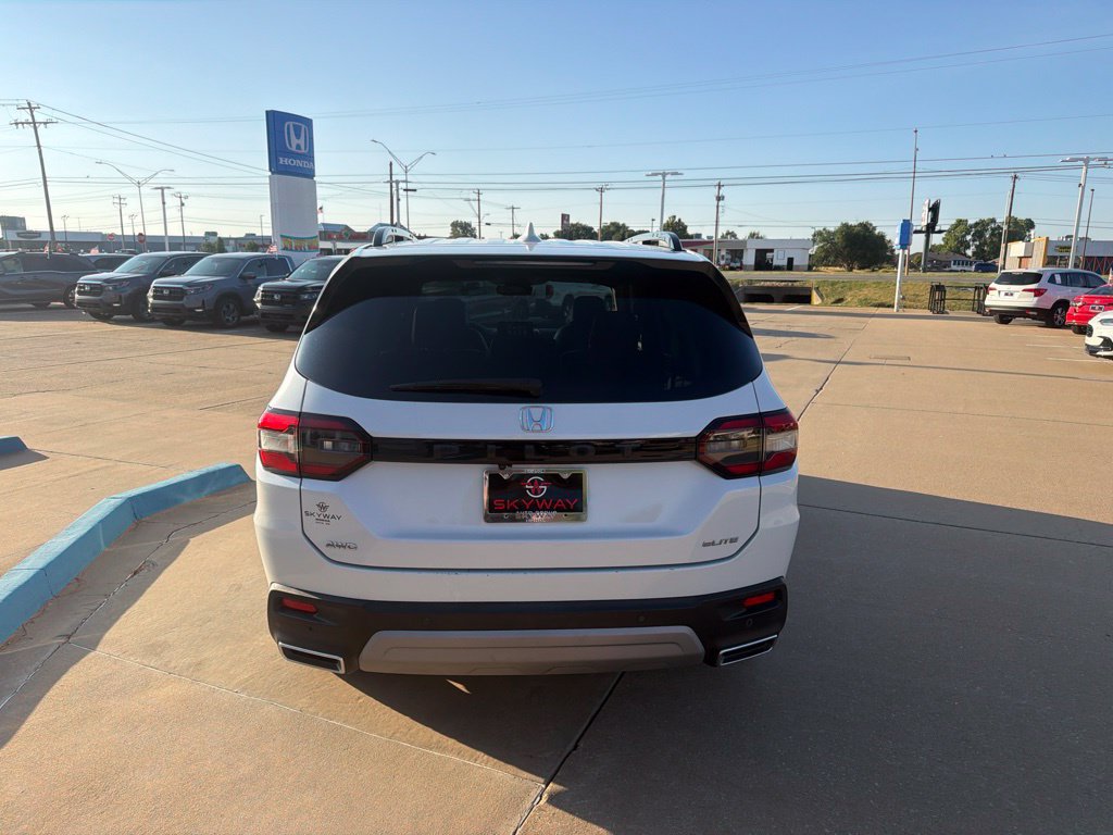 Used 2023 Honda Pilot Elite image 9