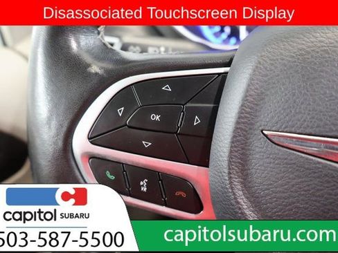 Used 2020 Chrysler Pacifica Touring-L w/ Tire & Wheel Group image 19