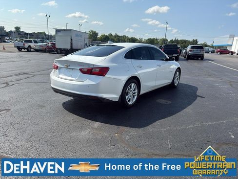 Used 2017 Chevrolet Malibu LT w/ Driver Confidence Package FWD image 6