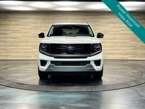 Used 2025 Ford Expedition Platinum w/ Driver's Package AWD/4WD image 9