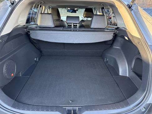 Used 2022 Toyota RAV4 XLE Premium image 18