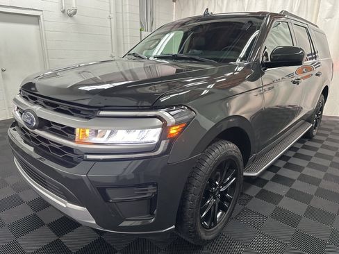 Used 2022 Ford Expedition Max XLT image 4