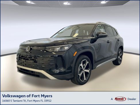 New 2026 Volkswagen Tiguan SE image 1