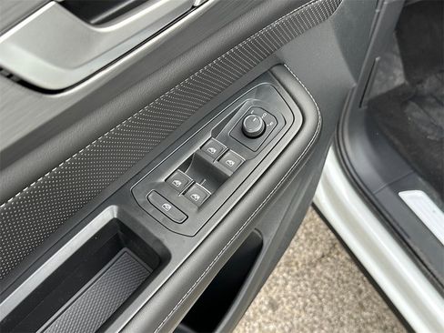 New 2026 Volkswagen Atlas Cross Sport SE image 18