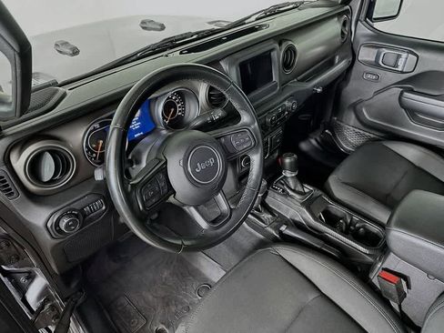 Used 2021 Jeep Gladiator Sport AWD/4WD image 2