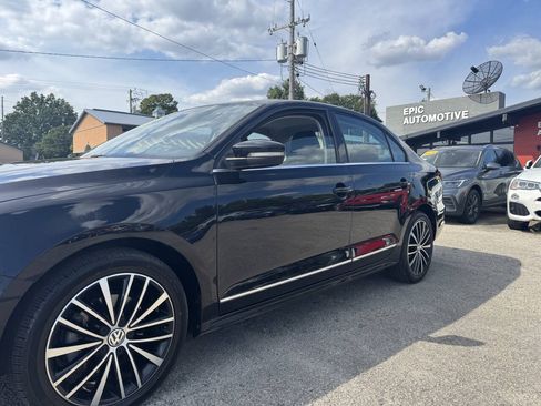 Used 2017 Volkswagen Jetta SEL FWD image 7