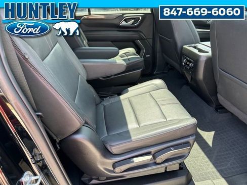 Used 2022 Chevrolet Suburban RST w/ Luxury Package image 13