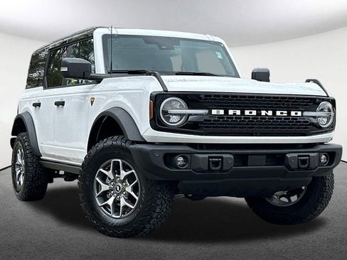 Certified 2025 Ford Bronco Badlands AWD/4WD image 2