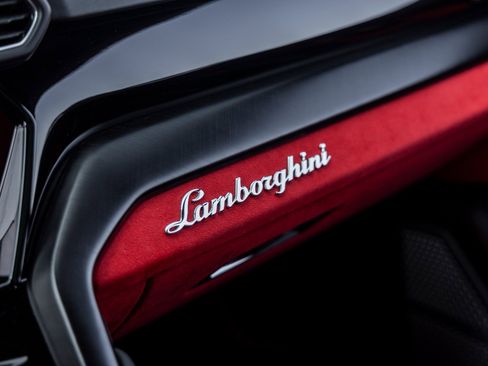Used 2022 Lamborghini Urus image 28
