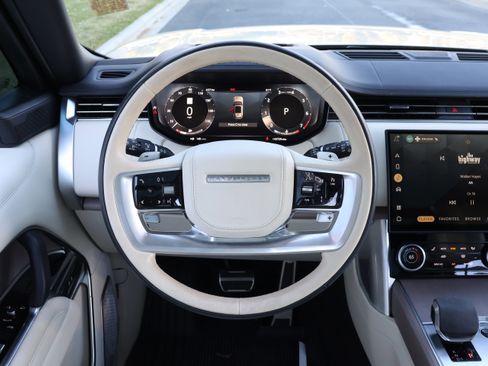 Used 2023 Land Rover Range Rover First Edition image 16