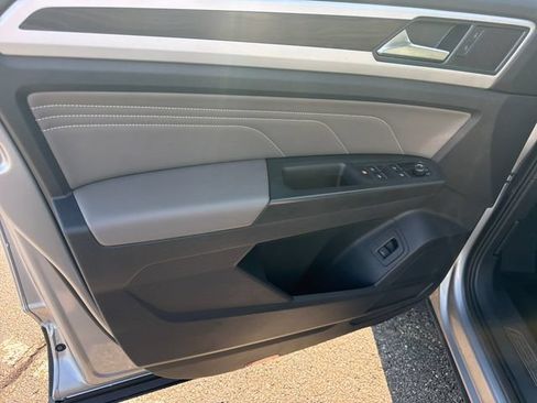 Certified 2023 Volkswagen Atlas SE w/ Panoramic Sunroof Package AWD/4WD image 12
