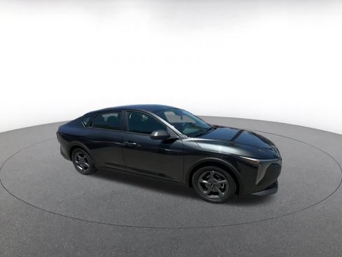 Used 2025 Kia K4 FWD image 2